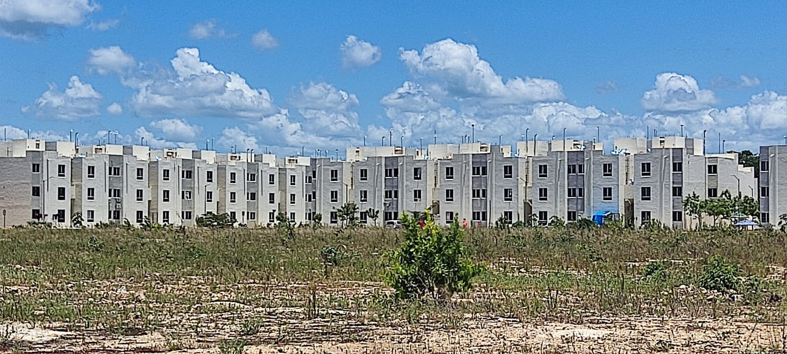 Habitantes de Playa del Carmen sufren por apagones constantes