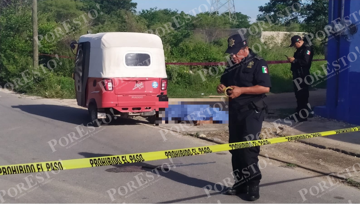 El hombre permaneció sobre la acera sin vida