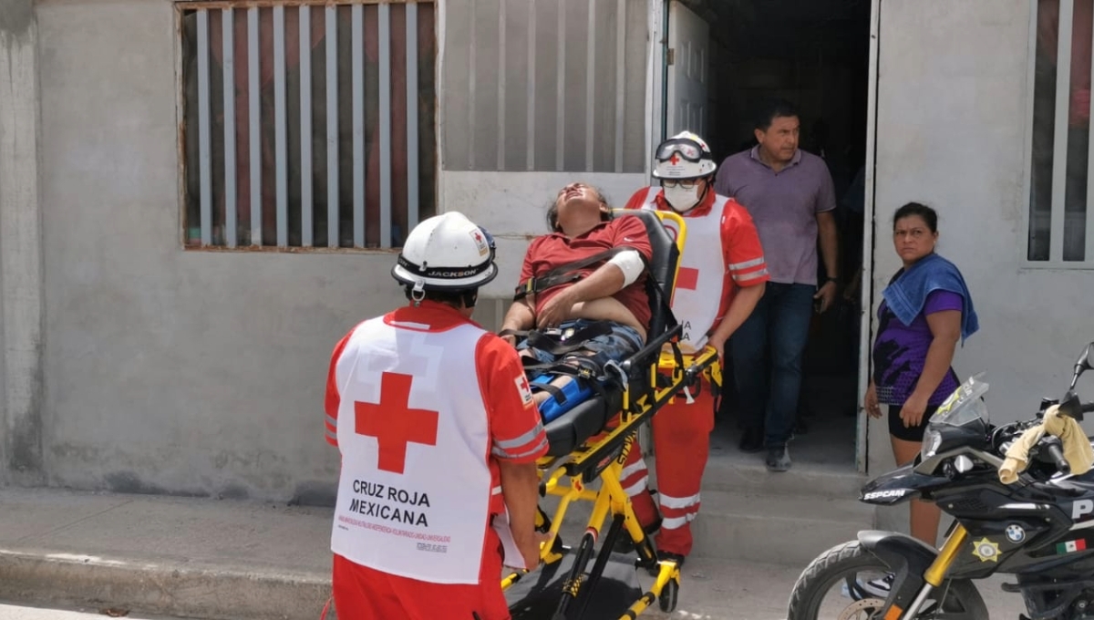 El hombre fue atendido y trasladado a un hospital para su atención médica