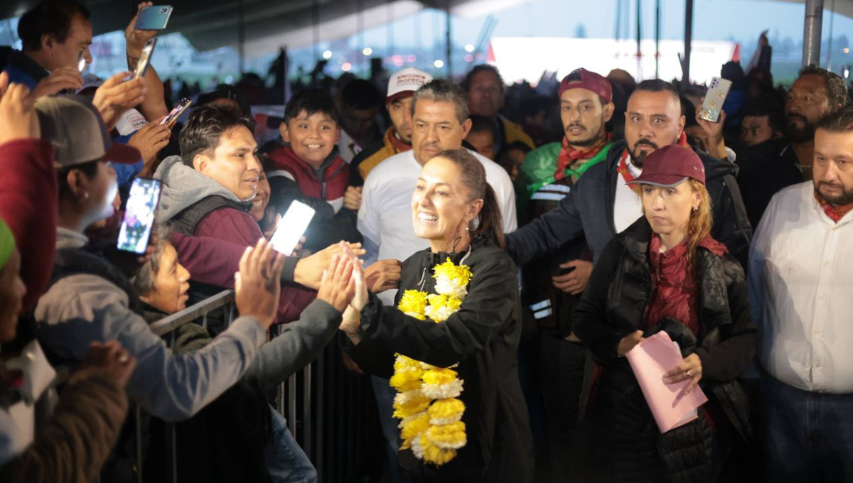 Claudia Sheinbaum llega a Cancún para reunirse con 5 mil mujeres en la Plaza de Toros