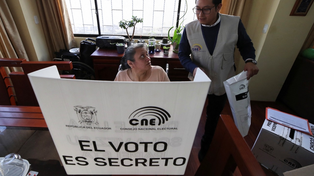 Termina jornada electoral en Ecuador para elegir al nuevo Presidente