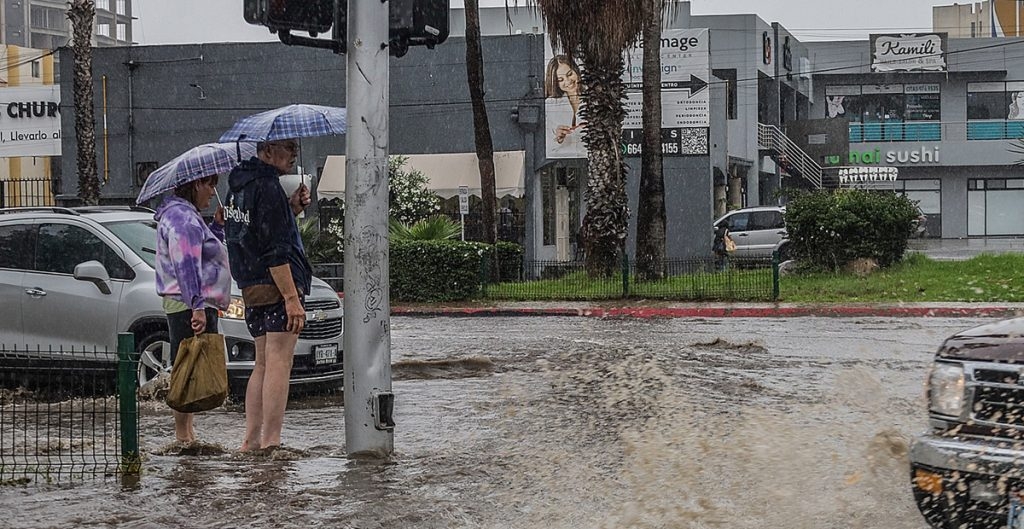 Tormenta tropical Harold provoca lluvias torrenciales en cuatro estados de la República