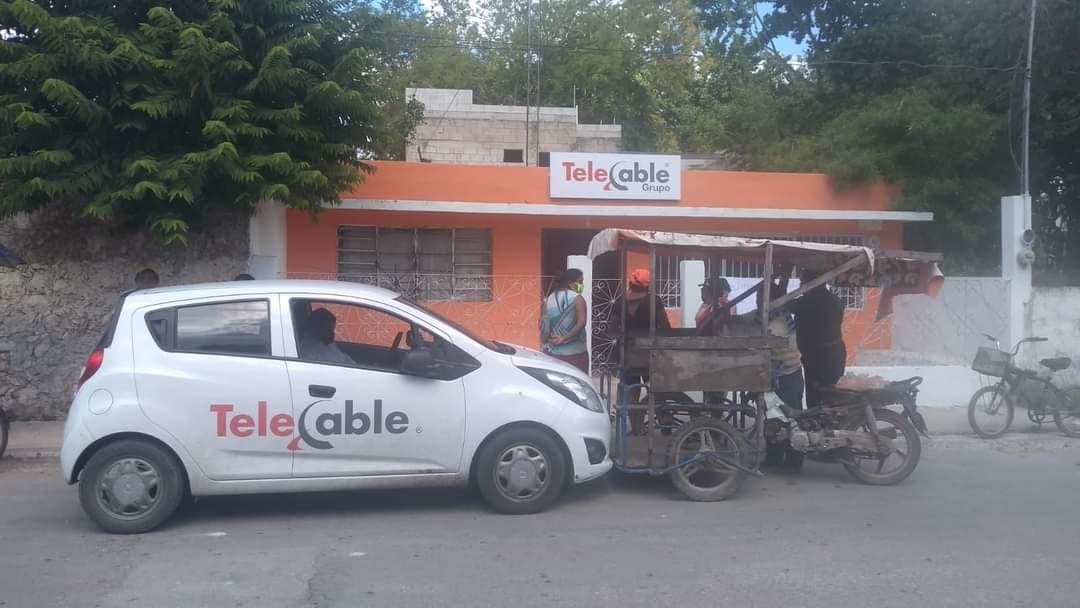 Hombres asaltan oficina de Telecable en Calkiní