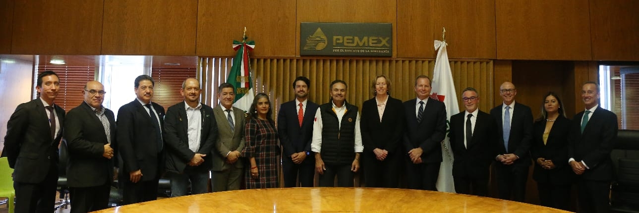 PEMEX firma convenio de asociación con la petrolera australiana Woodside Energy