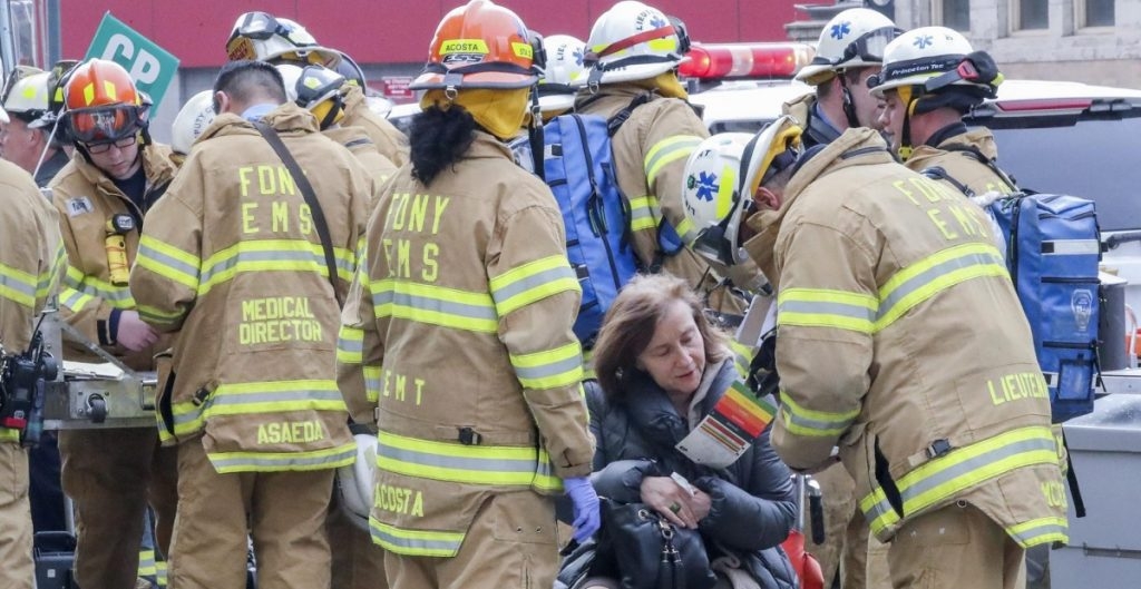 Descarrilamiento de vagones de un tren en Nueva York deja 10 heridos