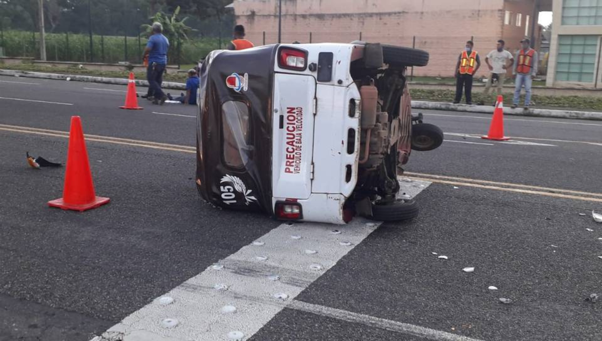 Choca mototaxi y deja heridas a una mujer y a su bebé recién nacida al Sur de Mérida