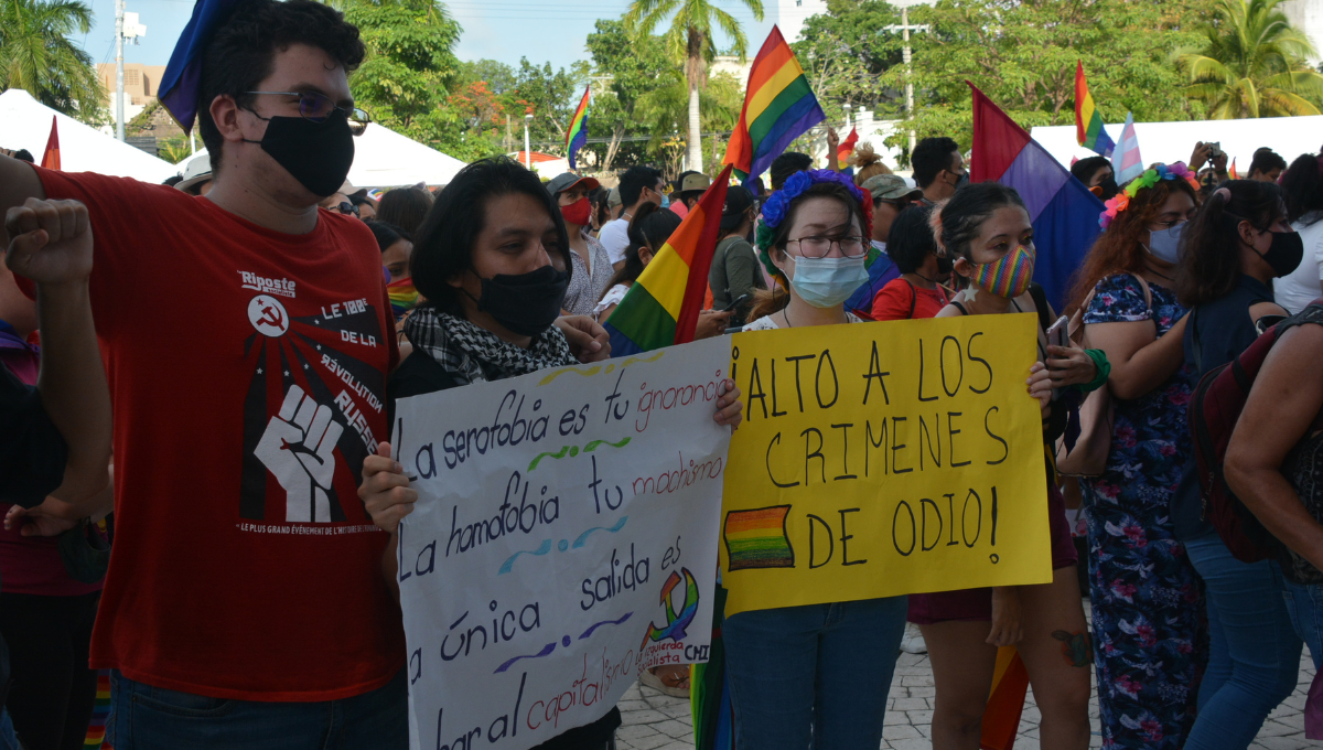 Acusan discriminación a comunidad LGBT en Cancún; no los contratan pese a falta de personal