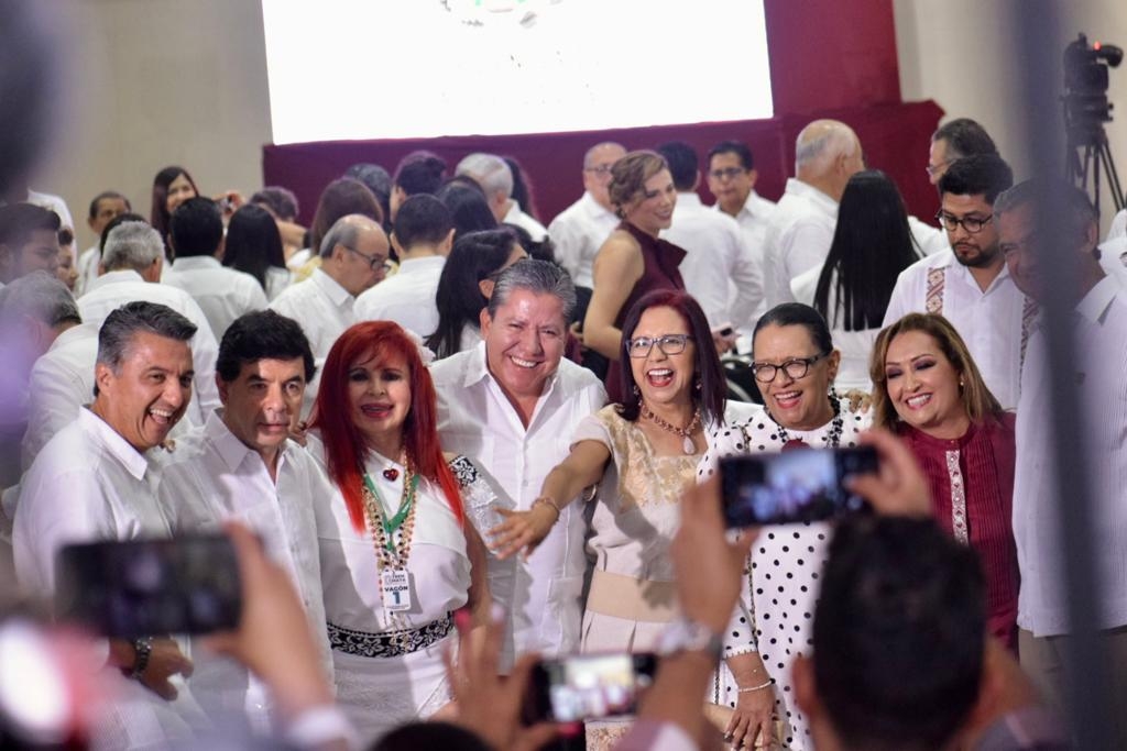 Secretarios de Gobierno y gobernadores llegaron al Quinto Informe de AMLO