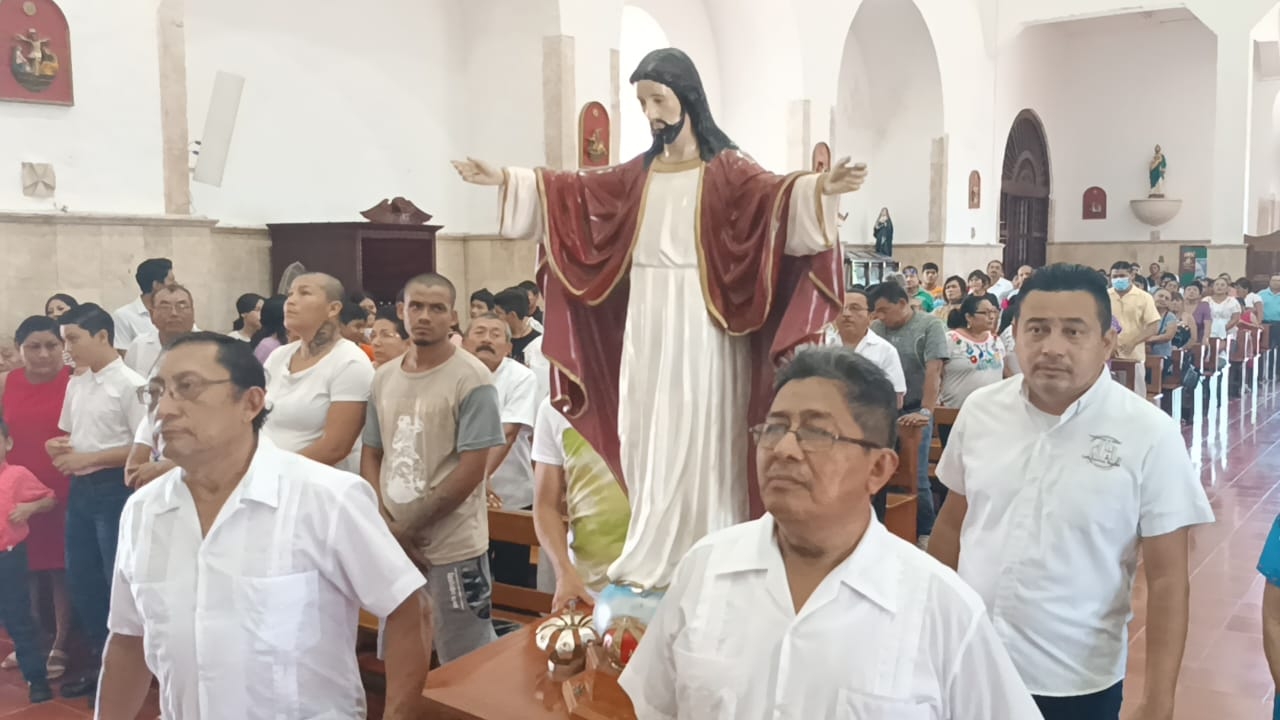 Celebran procesión en Tizimín con imagen de Cristo Rey