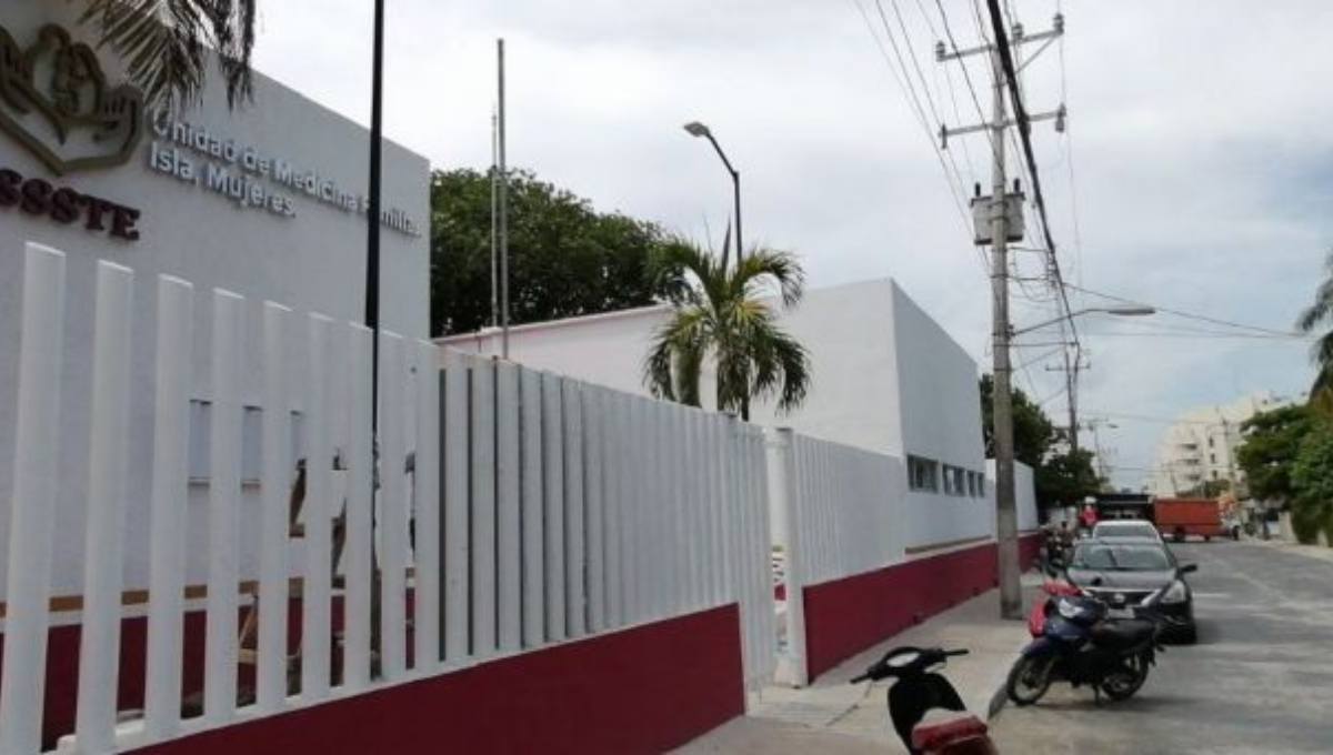 ISSSTE en Isla Mujeres, cerrado y sin dar servicio a un mes de su inauguración