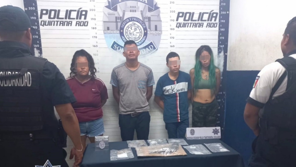 Los seis presuntos narcomenudistas manipulaban drogas cuando fueron detenidos