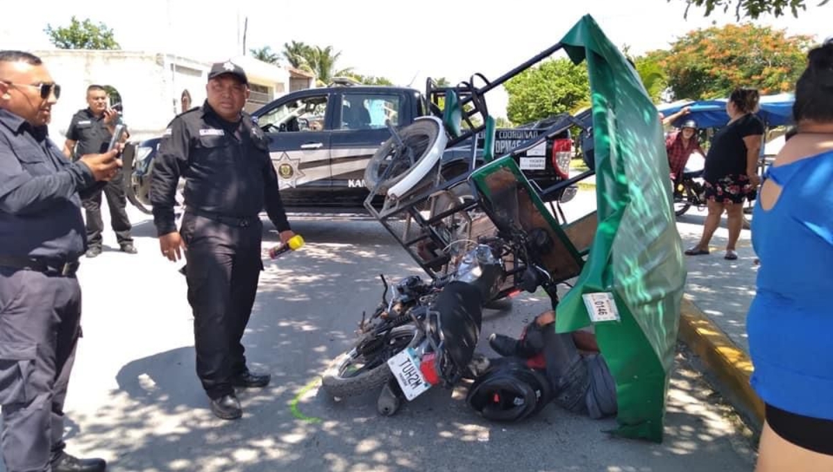 Motociclista se rompe la pierna en el choque contra un mototaxi en Kanasín