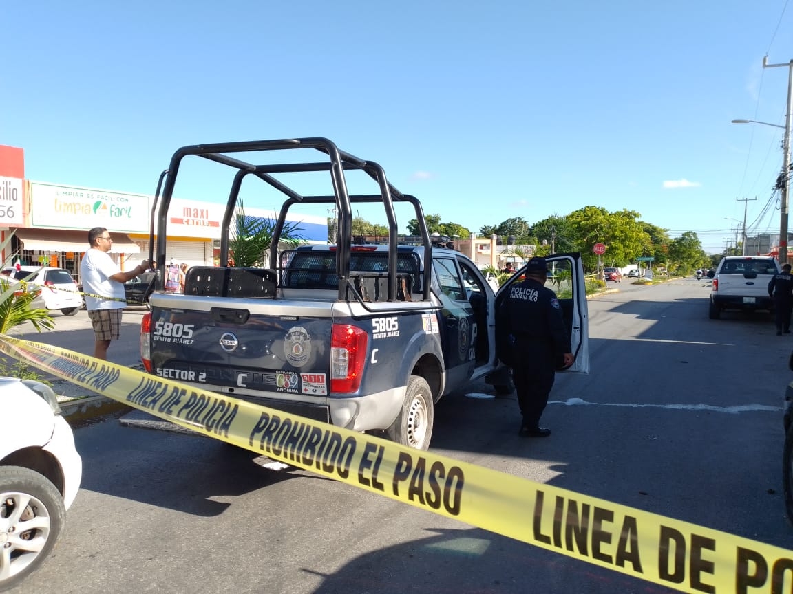 Balean mecánicos de un taller por presunto cobro de piso en Cancún; hay un herido