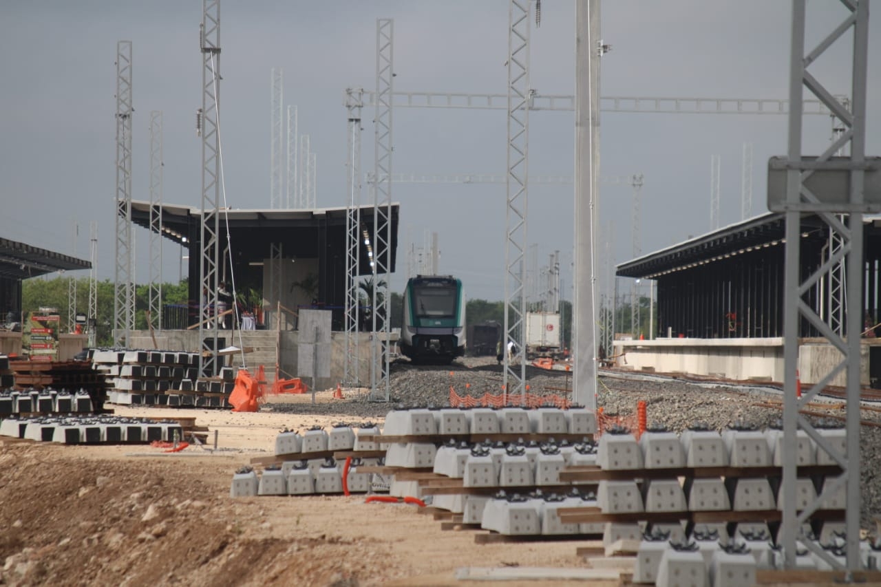 AMLO sostiene reunión en la Estación Teya del Tren Maya en Yucatán: EN VIVO