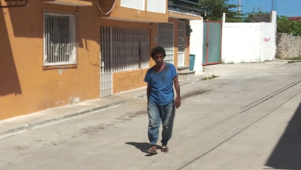 Vecinos de Sabancuy piden internar a 'El Caballo'; es un peligro en las calles, aseguran