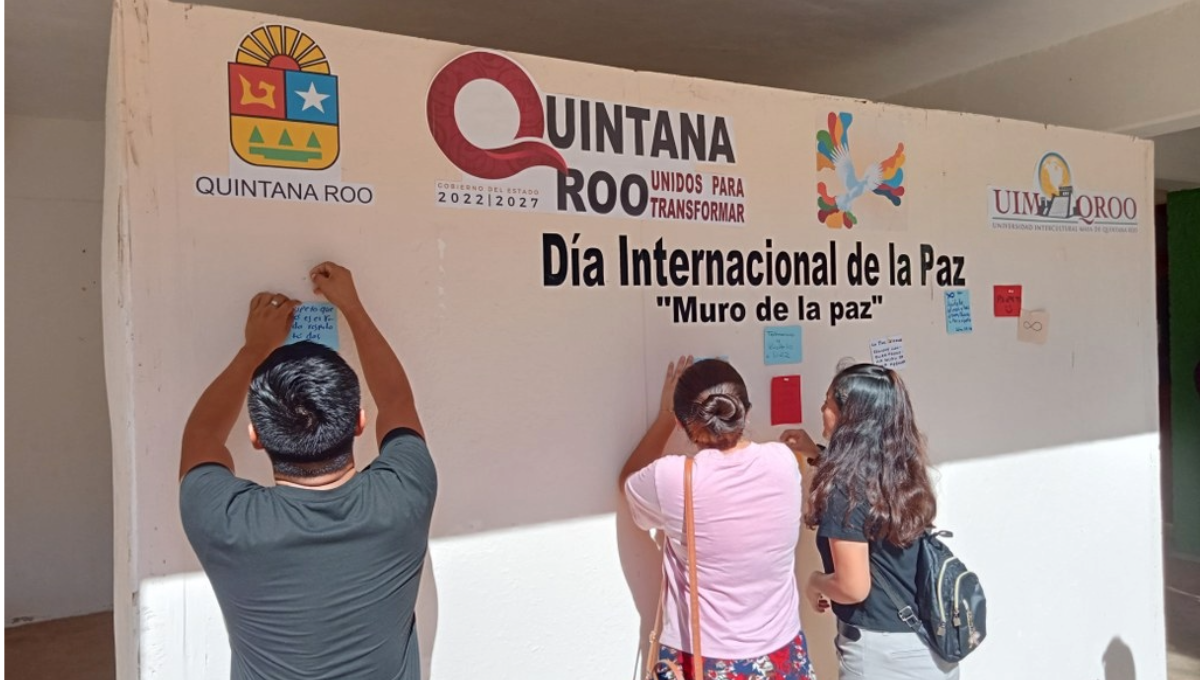 Ayer, los universitarios llevaron a cabo un evento en las instalaciones del plantel para conmemorar el Día Internacional de la Paz.