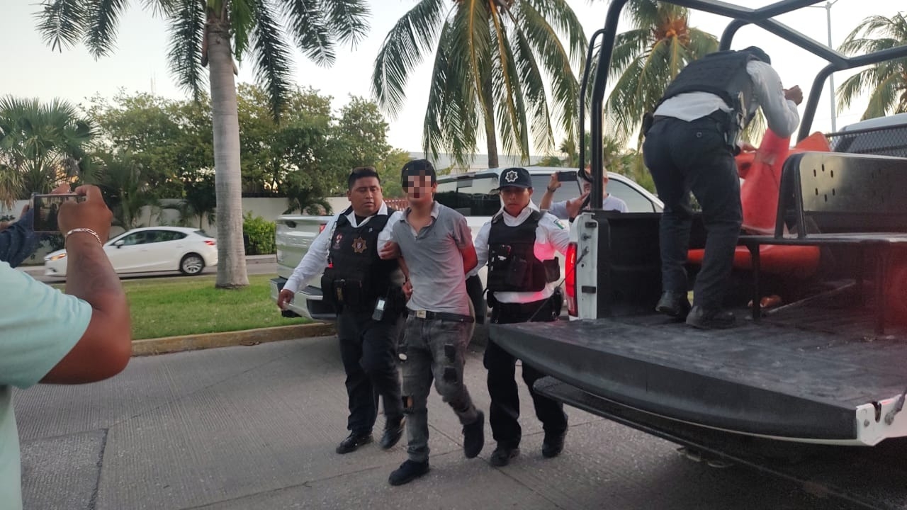 Vendedor de tepaches protagoniza pelea con un motociclista en Ciudad del Carmen