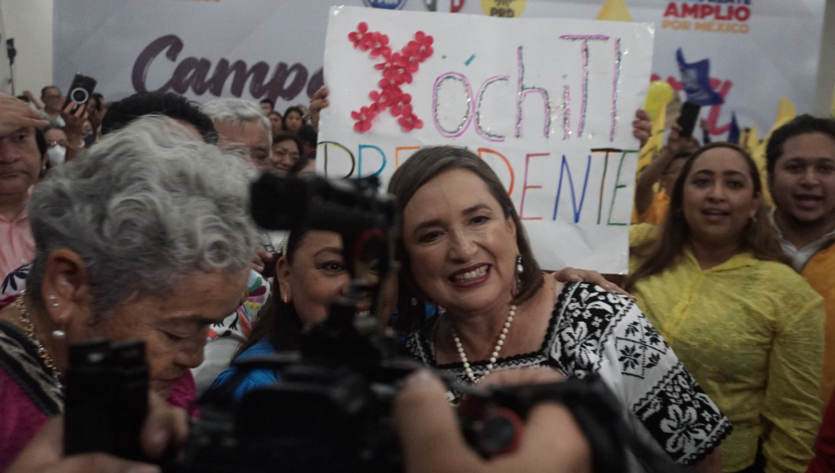La aspirante del Frente Amplio por México se reunió con más de 400 simpatizantes