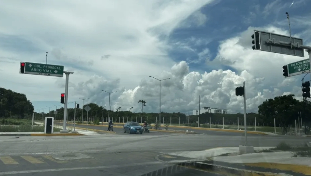 Carretera chueca de Playa del Carmen, ¿Quién construyó la obra?