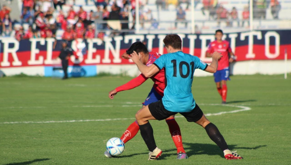 Pioneros de Cancún FC se preparan para el encuentro con Aguacateros FC en Michoacán