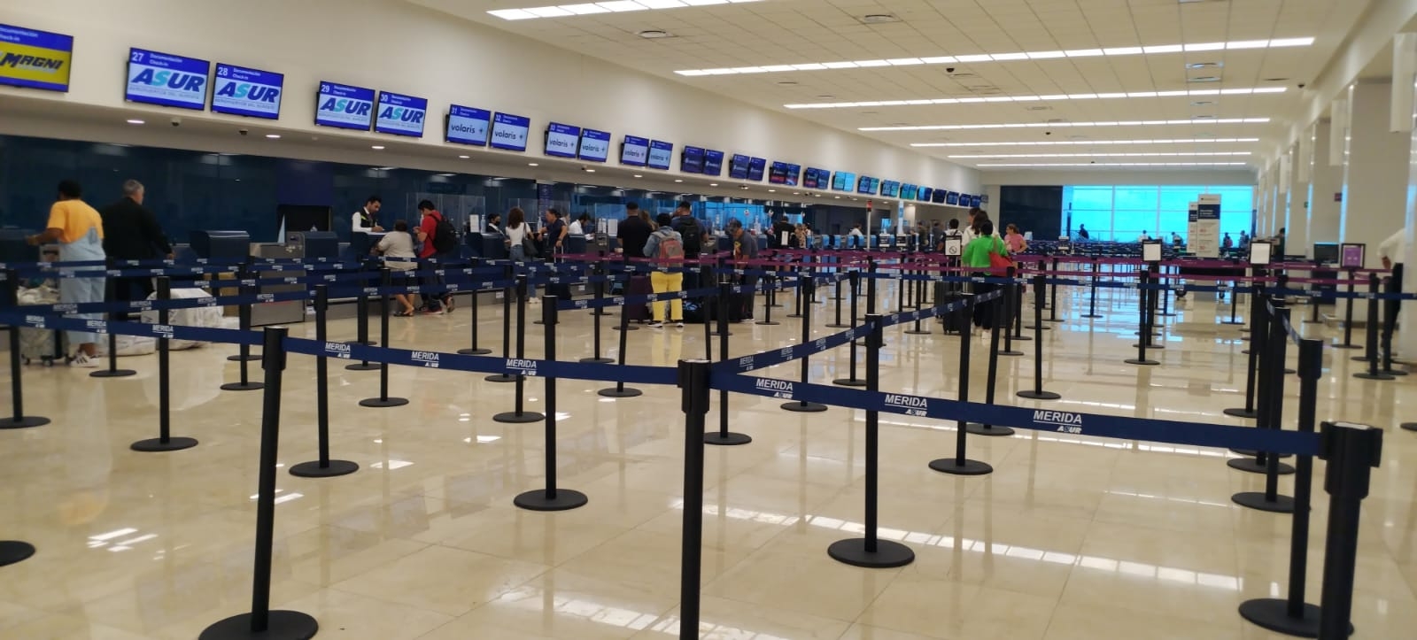 Los pasajeros tuvieron que esperar nueve horas en el aeropuerto de Mérida