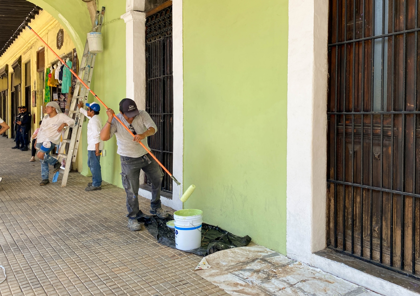 Dan 'manita de gato' al Palacio de Gobierno en Mérida para el Grito de Independencia