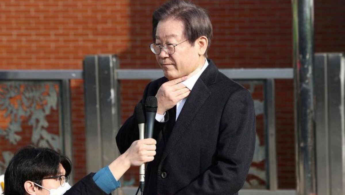 El líder de la oposición en Corea del Sur, Lee Jae-myung, abandonó el hospital luego del ataque ue sufrió el pasado 2 de enero