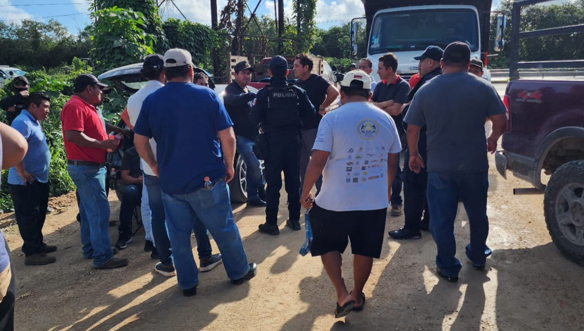 Campesinos de Playa del Carmen bloquean acceso a una carretera