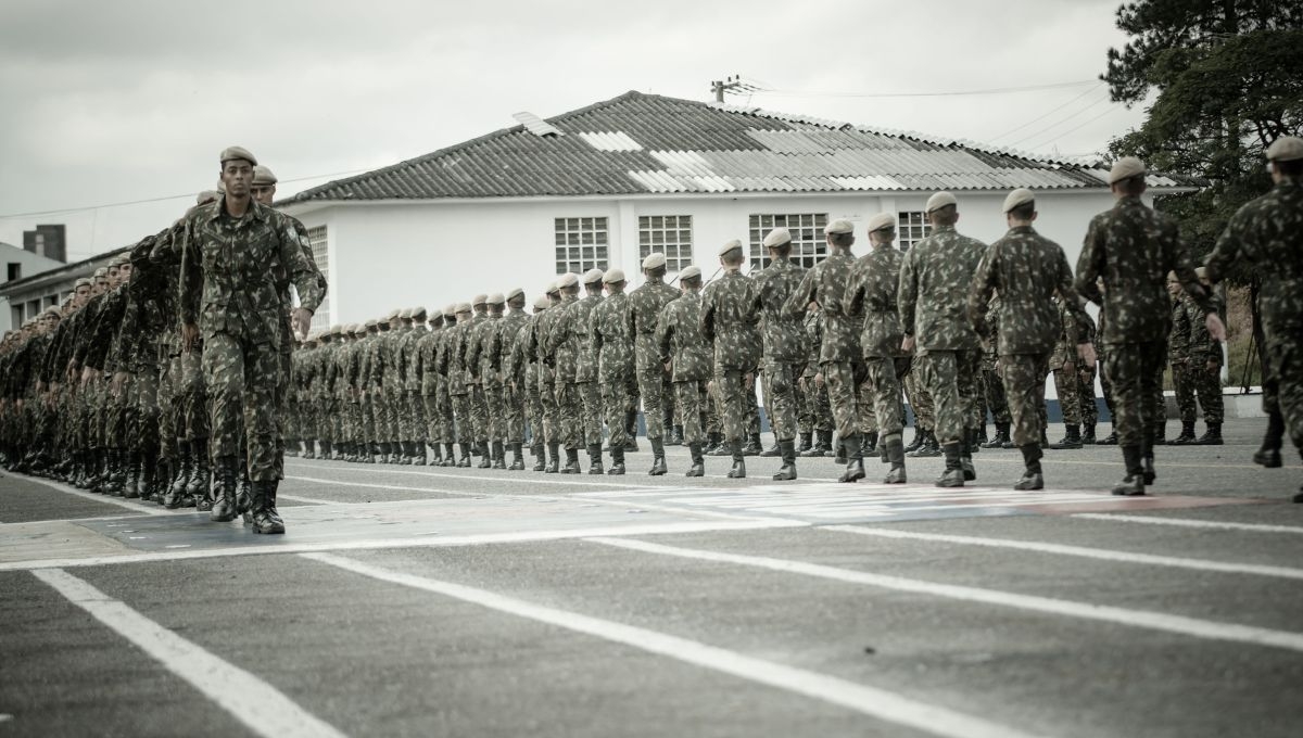 Caso Ayotzinapa: Gobierno de México respalda a FGR y condena a jueza que liberó 8 militares