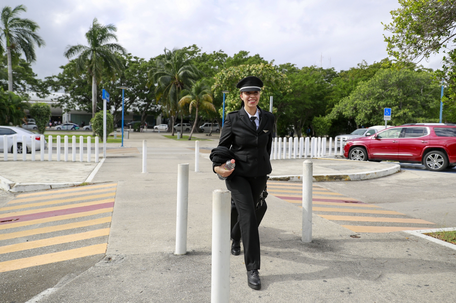 Aeropuerto de Cancún: Ana Barriguete, la piloto que cumplió su sueño de volar desde niña