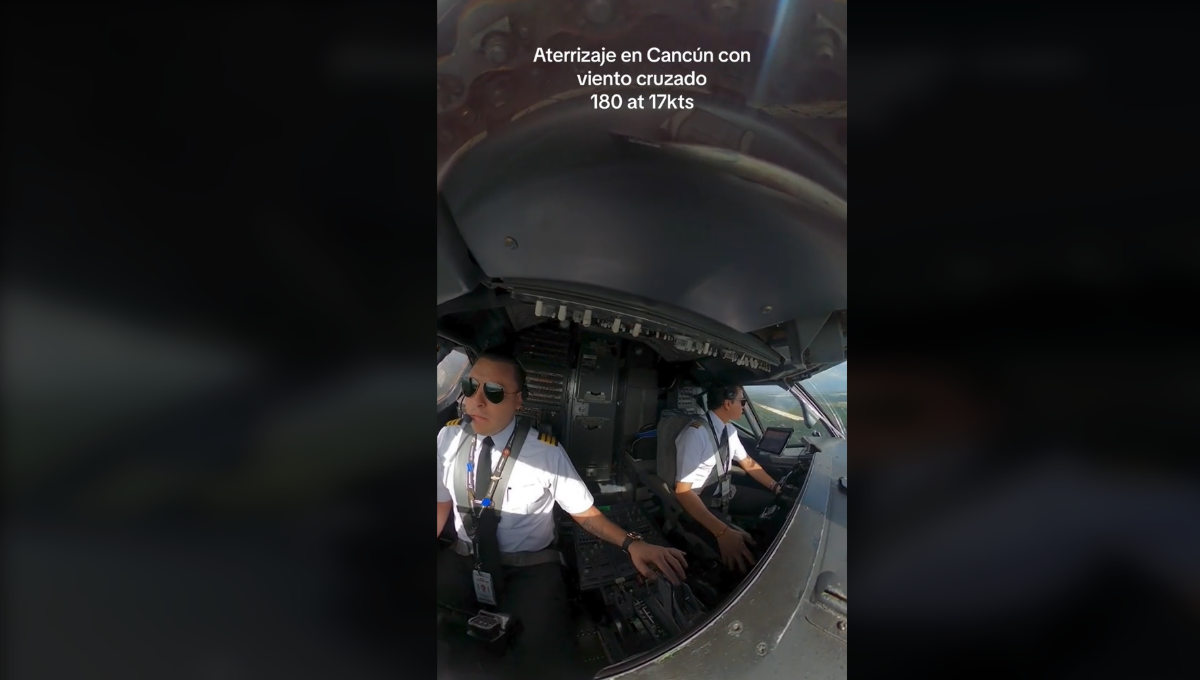 Piloto graba, desde la cabina, el momento exacto de un aterrizaje en el aeropuerto de Cancún