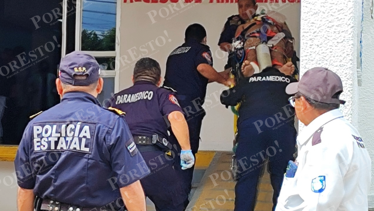 Las ambulancias, con los lesionados, fueron escoltados hasta el hospital San Carlos, en donde ingresaron para recibir atención médica