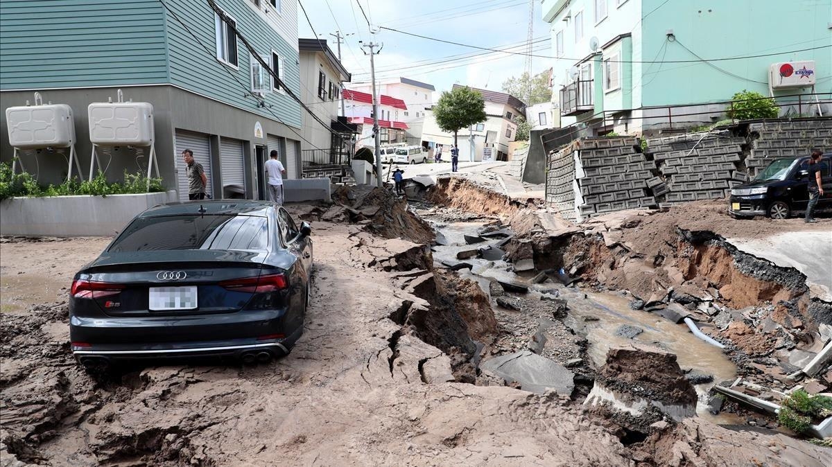 Japón cree que no podrán encontrar con vida a todas las personas que aún están bajo los escombros