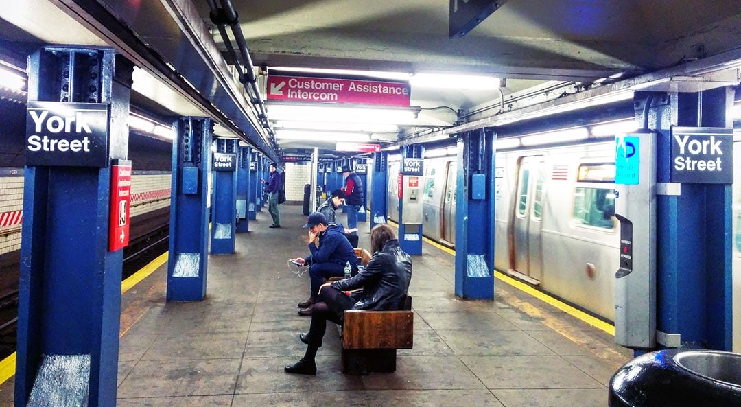 Chocan dos vagones del Metro de Nueva York, reportan 24 heridos