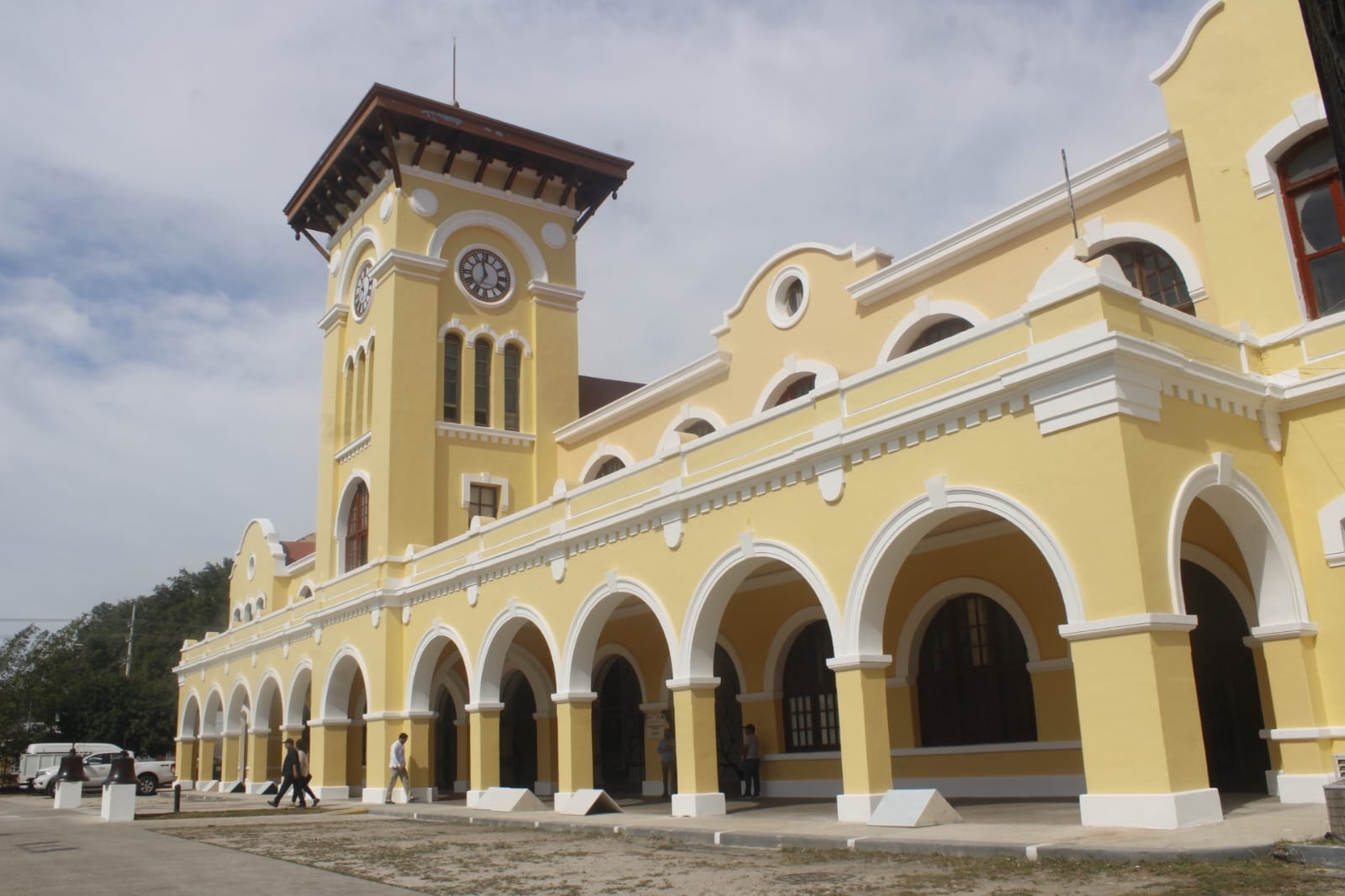 Mauricio Vila entrega los trabajos de remodelación de la Universidad de las Artes de Yucatán