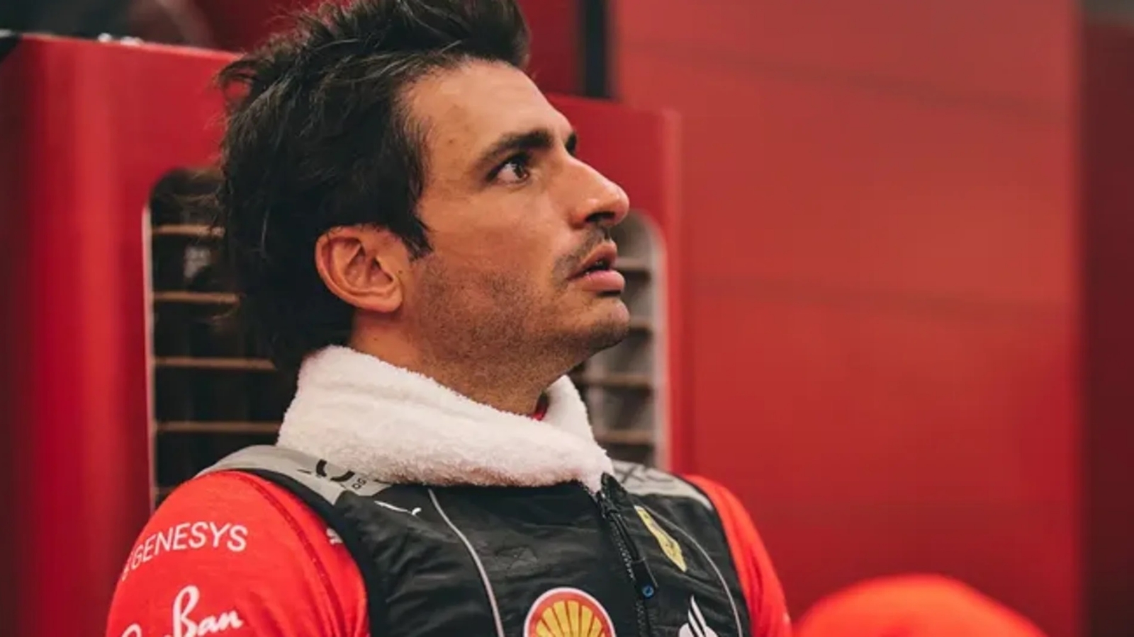 Internautas crean memes de la salida de Carlos Sainz de Ferrari