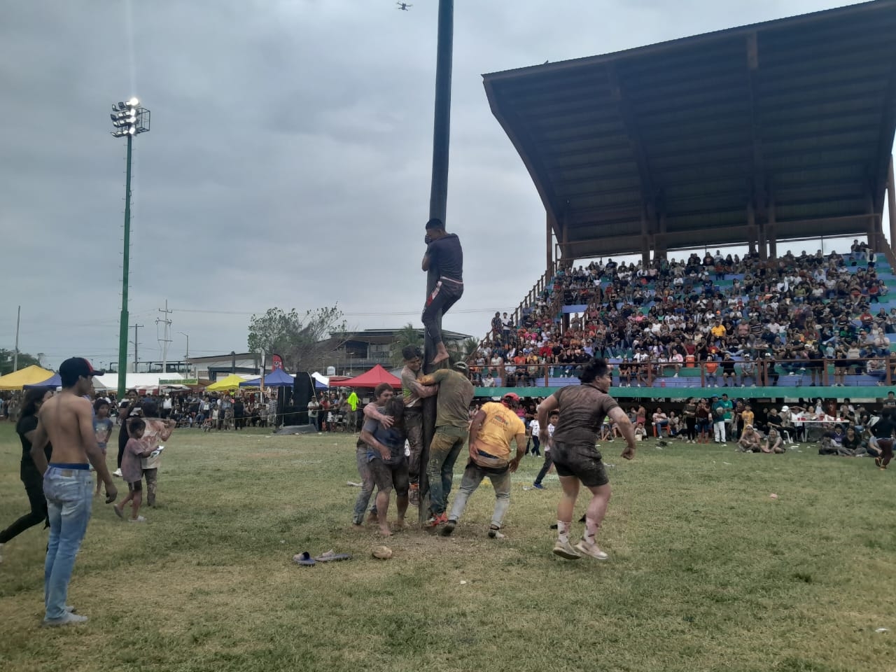 Martes de Pintadera en el Carnaval de Escárcega reúne a familias