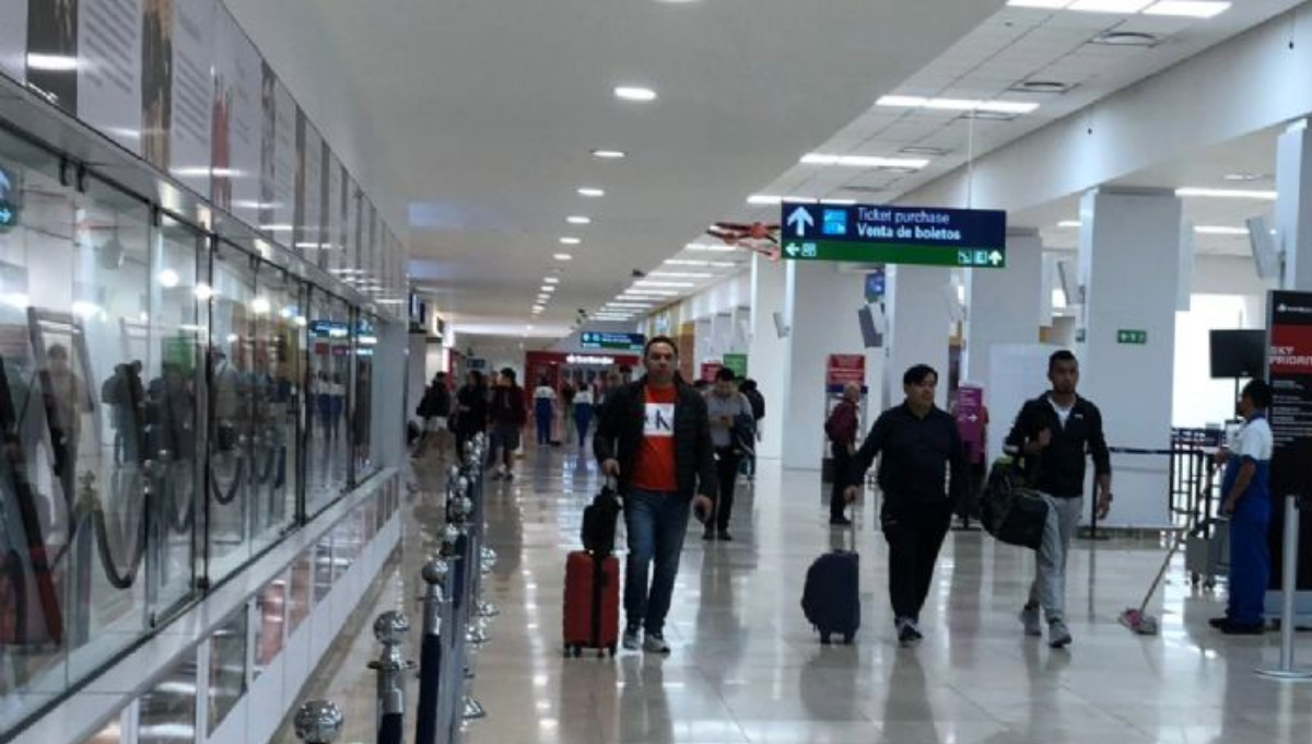 Cabe mencionar que todos los días, el aeropuerto de Mérida recibe a multitud de turistas que buscan transportarse