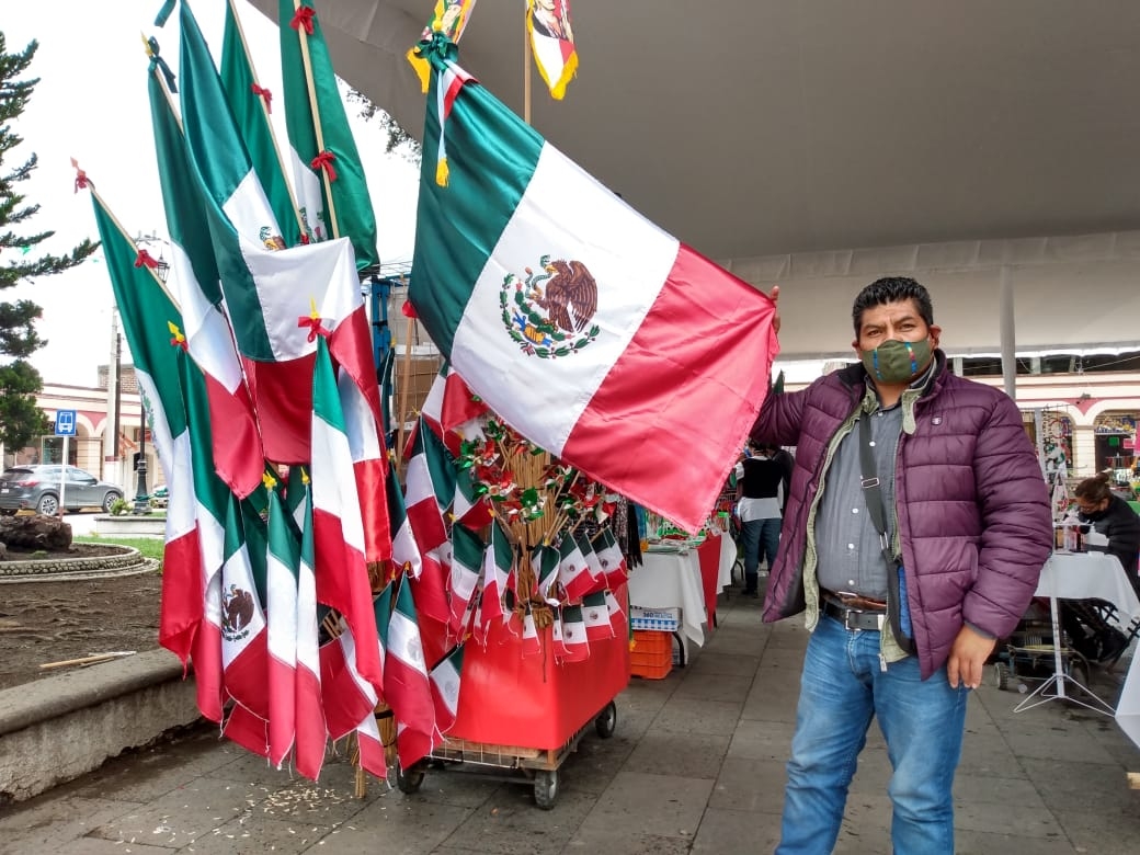 La bandera, junto con el escudo y el himno nacional, son los símbolos que nos representan y nos unen como nación mexicana