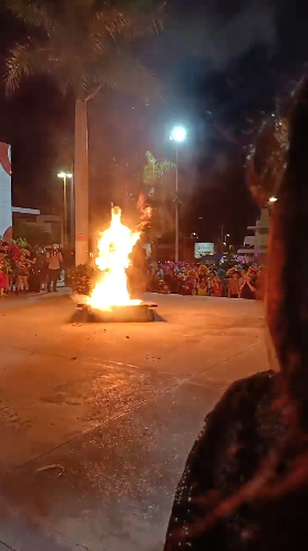 La noche de este sábado 24 de febrero, finalizaron las festividades carnestolendas de este 2024, con la tradicional quema de Juan Carnaval