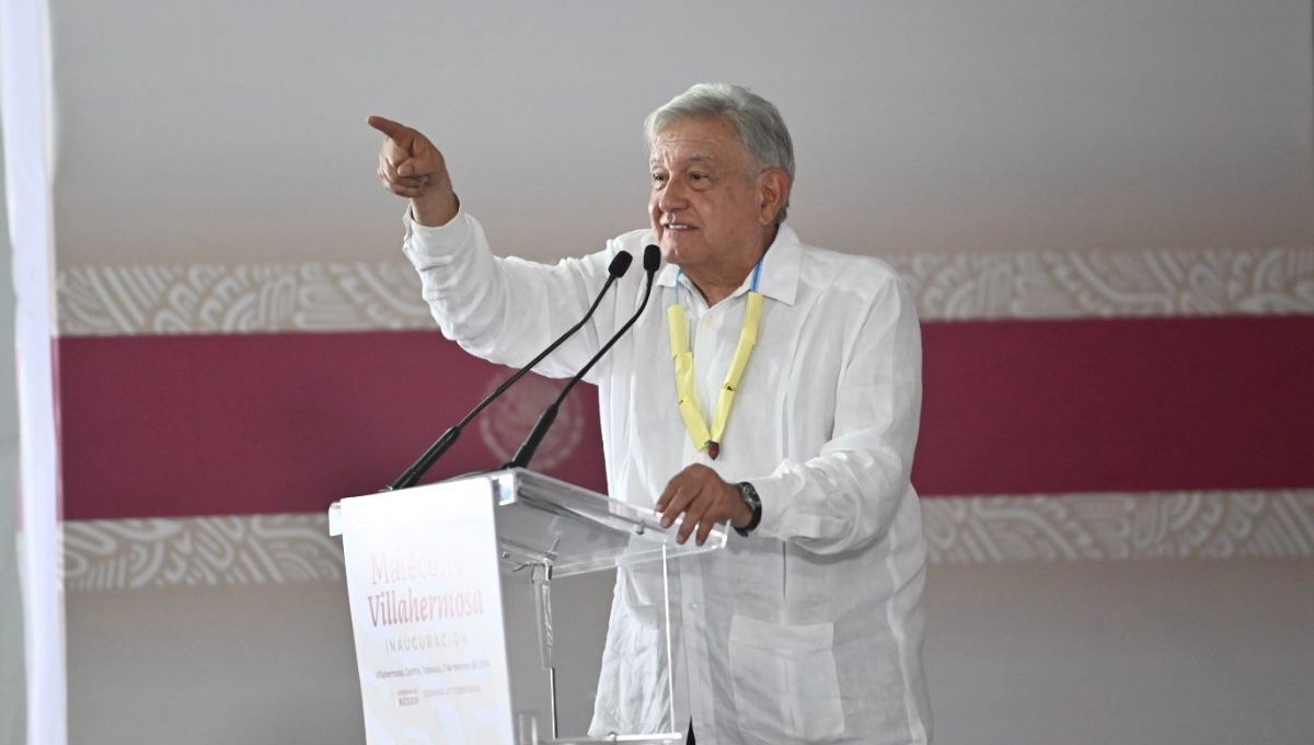 En su natal Tabasco, Andrés Manuel López Obrador,  aseuró que buscará establecer en la Constitución un salario mínimo garantizado para profesionales clave