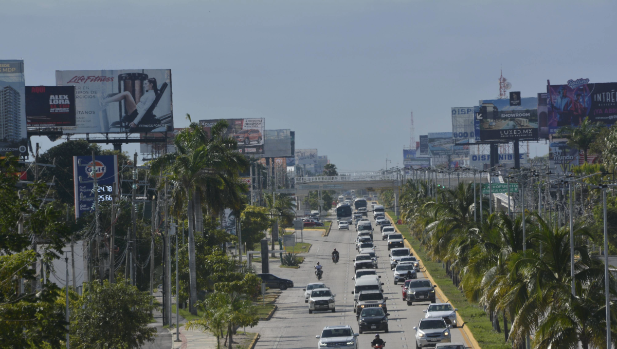 Ayuntamiento de Cancún simula eliminación de contaminación visual