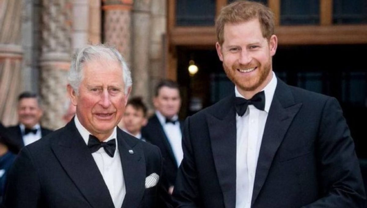 El Príncipe Harry voló desde Estados Unidos, para reunirse con su padre el Rey Carlos III, luego de que le diagnosticaran cáncer