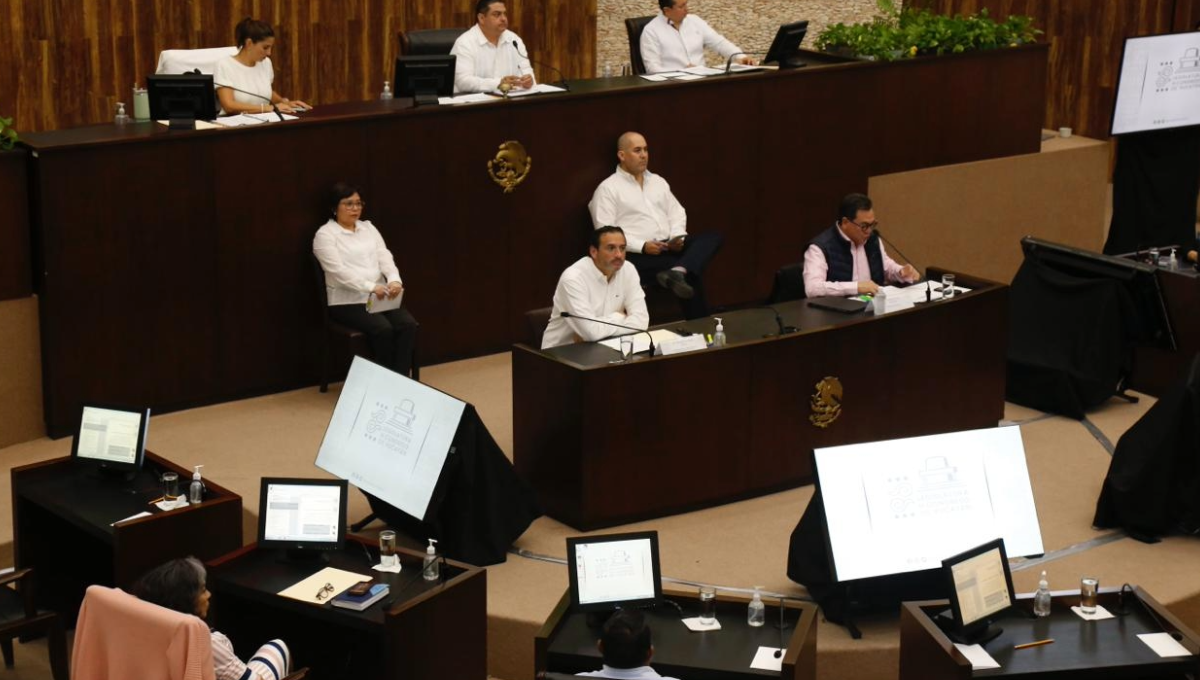 Secretarios de Salud y Educación comparecen ante el Congreso de Yucatán