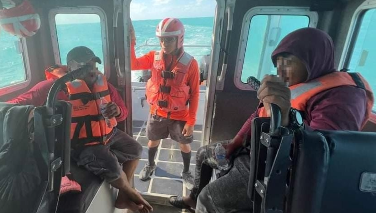 Semar rescata a dos pescadores desaparecidos en Progreso