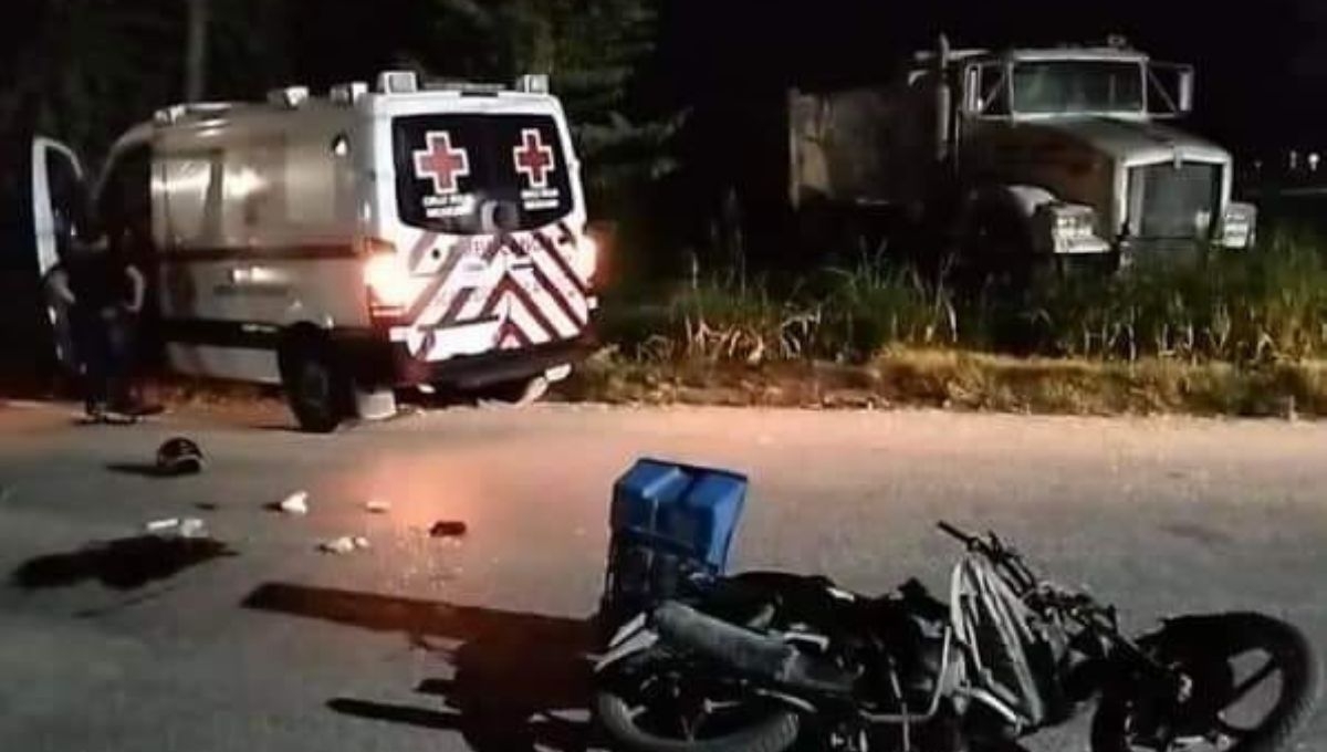 Motociclista que se impactó con ambulancia pierde la vida en Escárcega