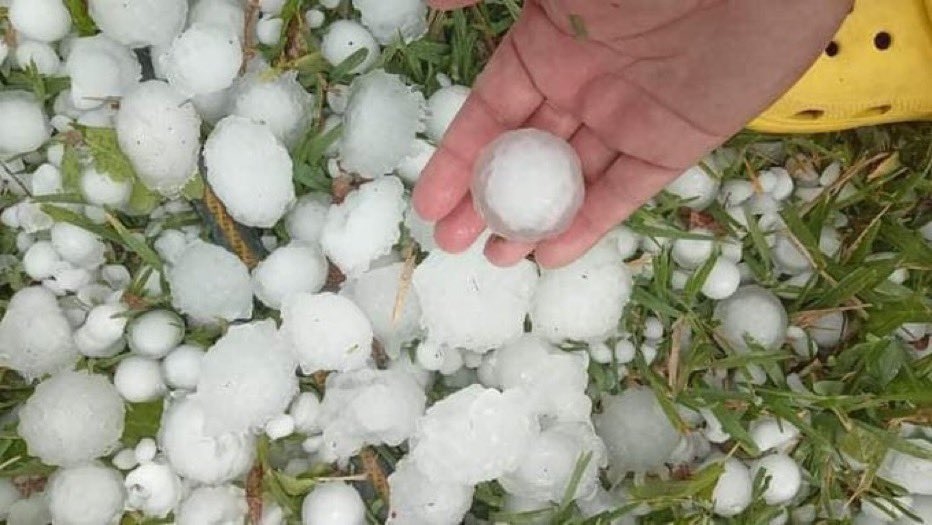 Granizo gigante azota Sabinas en Coahuila