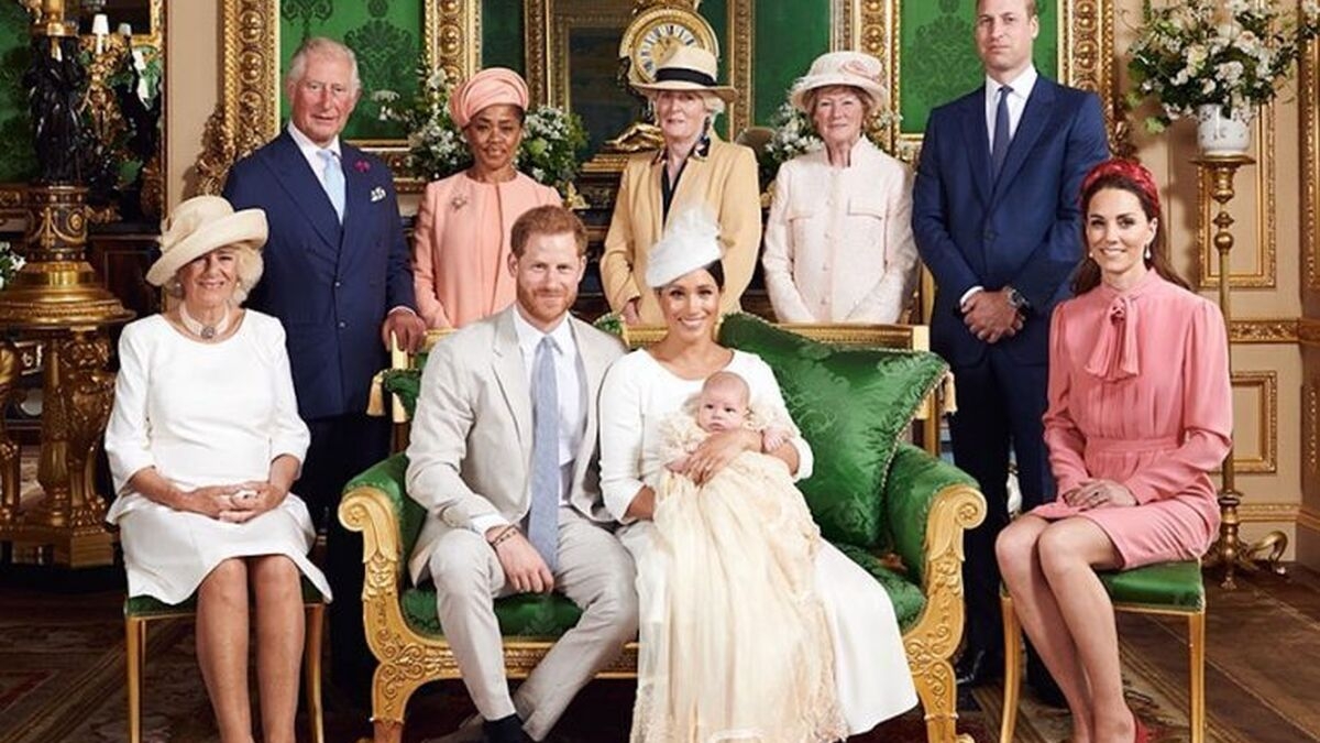 ¿Logo de BBC supondría luto de la familia real británica?