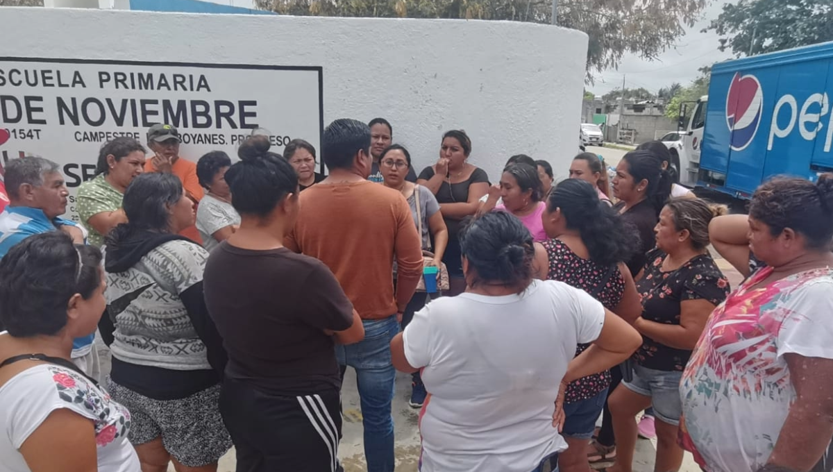 “Hemos aguantado bastante, pero estos últimos días llegaron a rebasar nuestro hartazgo", expresaron los molestos padres de familia