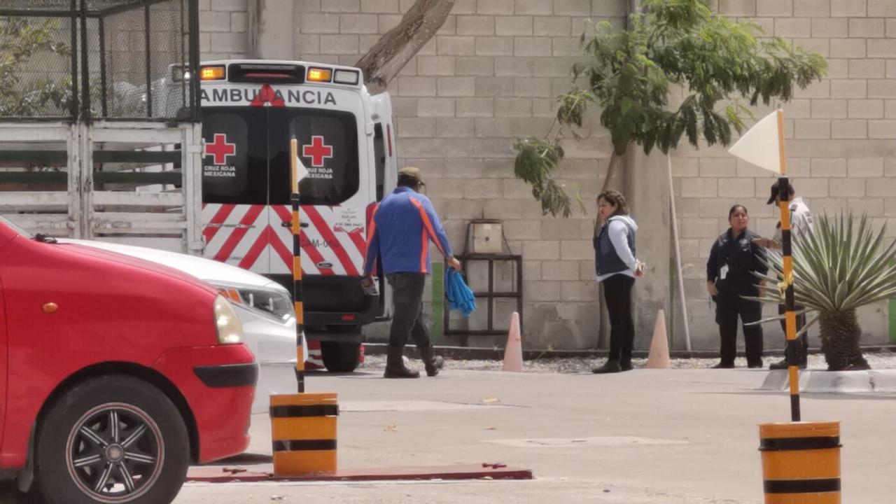 Dos hombres son trasladados de emergencia a la Cruz Roja al sufrir quemaduras de consideración